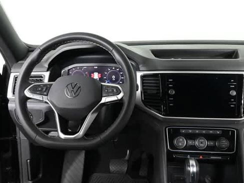 Certified 2023 Volkswagen Atlas Cross Sport SE w/ Black Wheel Package image 3