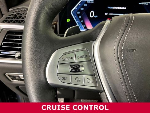Used 2023 BMW X7 xDrive40i w/ Premium Package AWD/4WD image 11