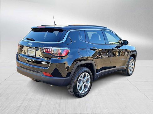 New 2026 Jeep Compass Latitude image 8