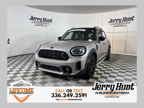 Used 2024 MINI Cooper Countryman S w/ Signature Upholstery Package FWD image 1