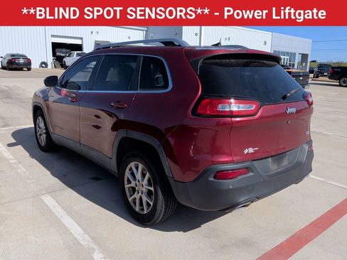 Used 2016 Jeep Cherokee Latitude w/ Comfort/Convenience Group FWD image 5