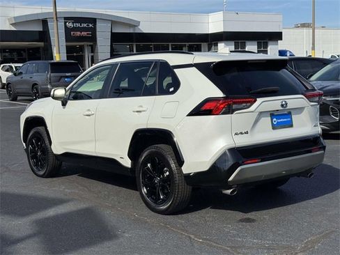 Used 2022 Toyota RAV4 SE w/ SE Grade Weather Package image 3