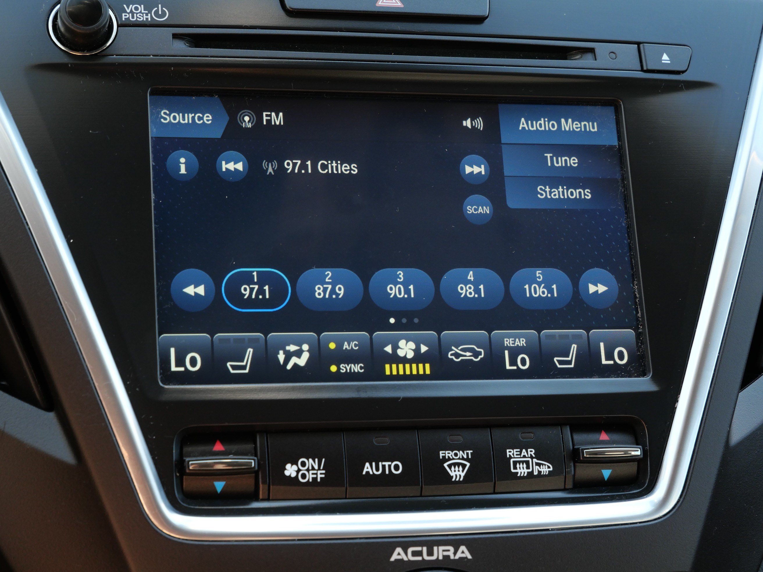 Used 2020 Acura MDX SH-AWD image 23