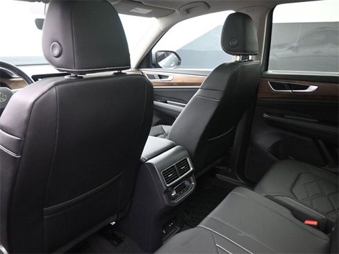 New 2026 Volkswagen Atlas SE image 10