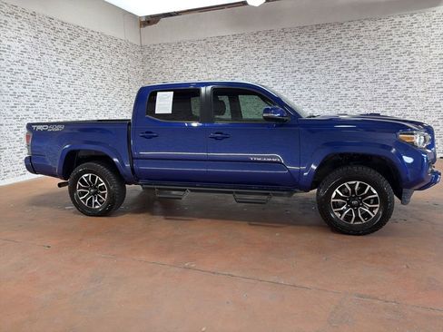 Used 2022 Toyota Tacoma TRD Sport w/ Technology Package AWD/4WD image 8