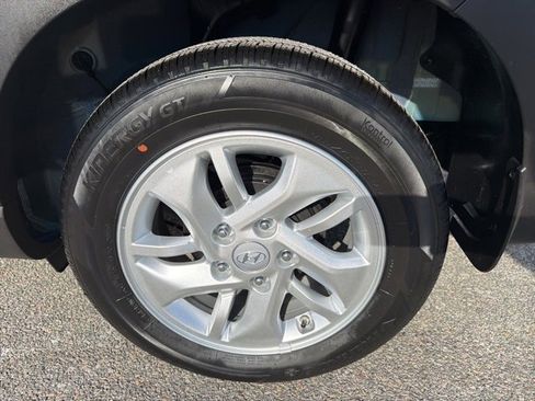 Used 2025 Hyundai Venue SE image 35