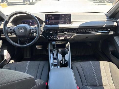 Used 2025 Honda Accord Sport image 4