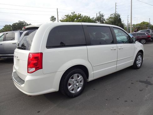 Used 2011 Dodge Grand Caravan Express image 2