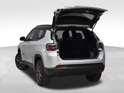 New 2026 Jeep Compass Limited image 30