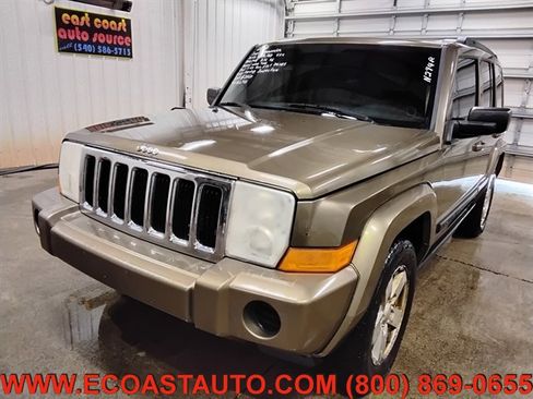 Used 2008 Jeep Commander Sport AWD/4WD image 4