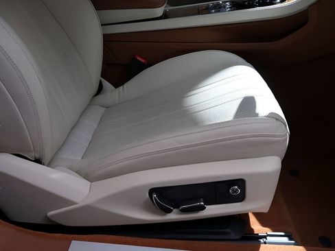 Used 2024 Bentley Continental GT image 11