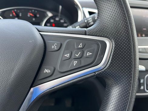 Used 2023 Chevrolet Equinox LT w/ LPO, Floor Liner Package image 18