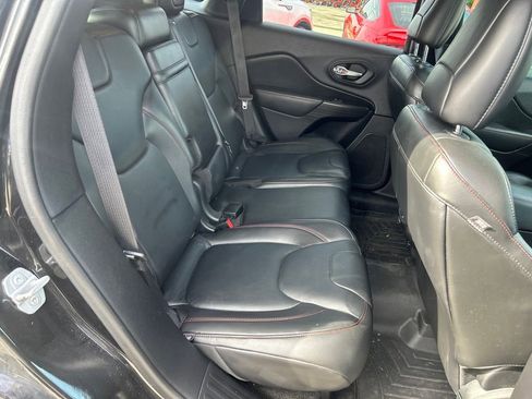 Used 2015 Jeep Cherokee Trailhawk w/ Comfort/Convenience Group AWD/4WD image 20
