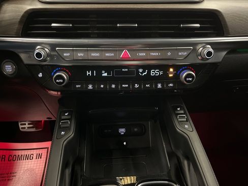Used 2022 Kia Telluride SX w/ SX Prestige Package image 24