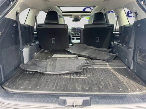 Used 2021 Toyota Highlander Platinum image 8