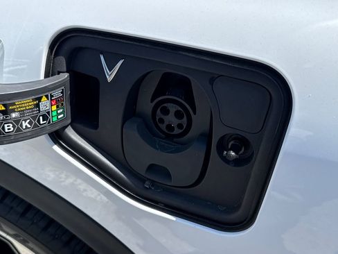 New 2025 VinFast VF 8 Plus AWD/4WD image 8