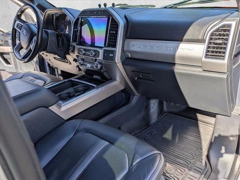 Used 2022 Ford F450 Platinum w/ FX4 Off-Road Package image 19