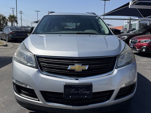 Used 2017 Chevrolet Traverse LS image 4