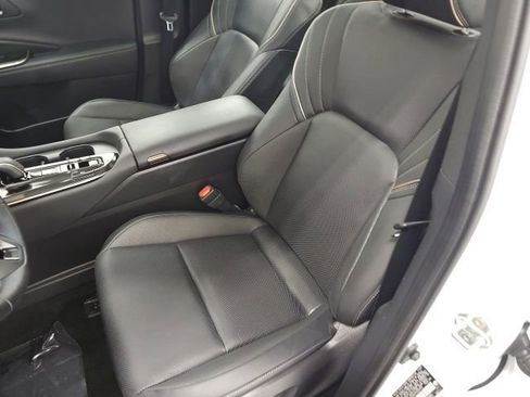 Used 2025 Toyota Crown AWD/4WD image 16