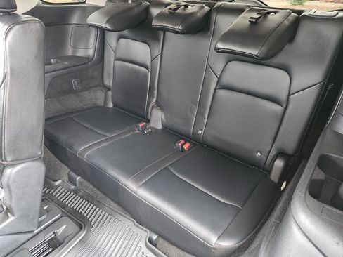 Used 2023 Nissan Pathfinder SL AWD/4WD image 21