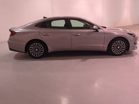 Certified 2023 Hyundai Sonata Limited FWD image 3