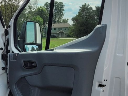Used 2019 Ford Transit 150 XLT image 15