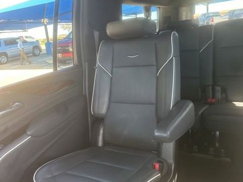 Used 2024 Cadillac Escalade ESV Premium Luxury w/ Performance Package image 20