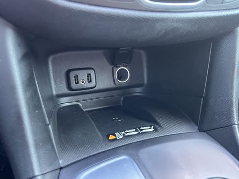 Used 2018 Chevrolet Equinox Premier FWD image 27
