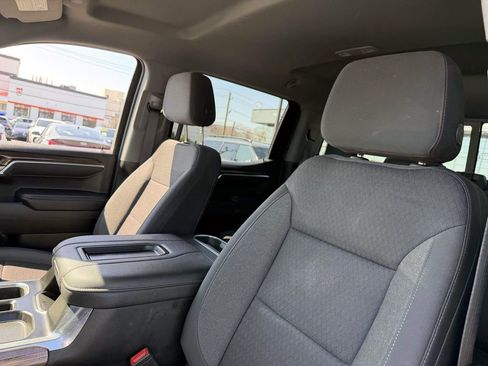 Used 2022 Chevrolet Silverado 1500 RST image 11