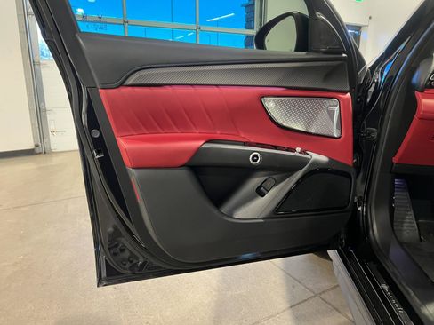 Used 2024 Maserati Grecale Trofeo image 30