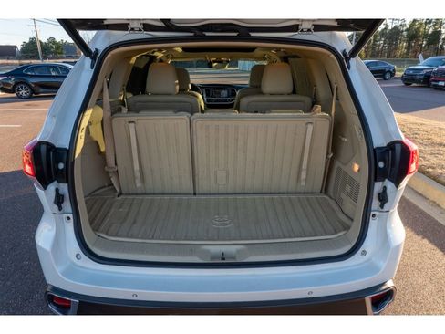 Used 2018 Toyota Highlander Limited Platinum image 16