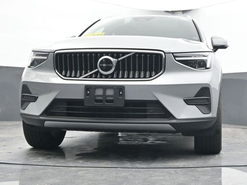Used 2025 Volvo XC40 B5 Core image 38