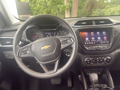 Used 2023 Chevrolet TrailBlazer LT w/ Convenience Package AWD/4WD image 20