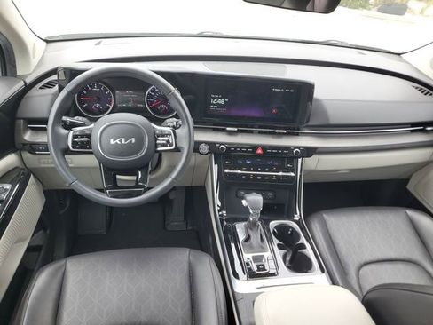 Certified 2024 Kia Carnival EX image 10