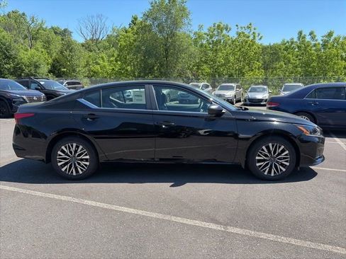 New 2026 Nissan Altima 2.5 SV FWD image 9