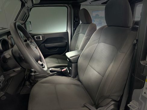 Used 2019 Jeep Wrangler Sport AWD/4WD image 12
