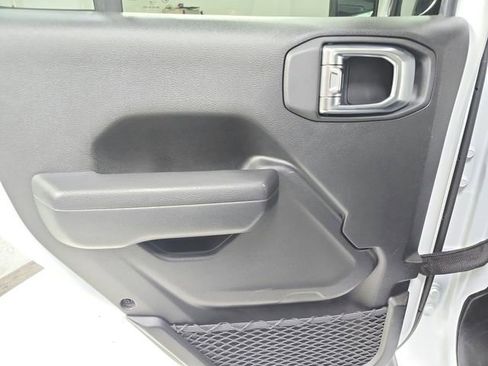 Used 2025 Jeep Wrangler Unlimited Rubicon AWD/4WD image 35