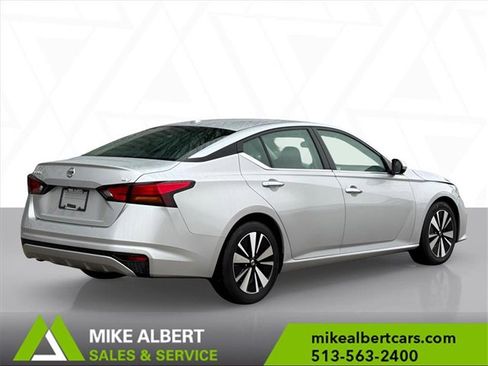 Used 2022 Nissan Altima 2.5 SV image 4