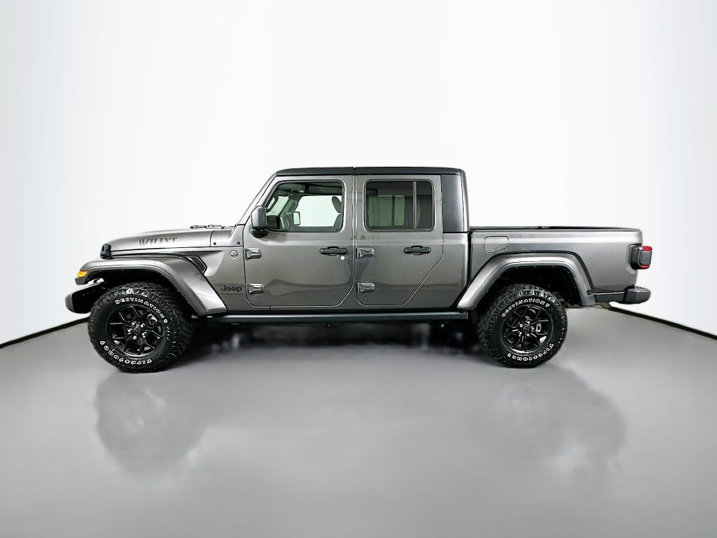 Used 2024 Jeep Gladiator Sport AWD/4WD image 8