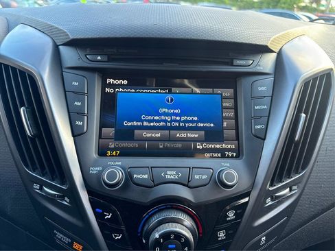 Used 2015 Hyundai Veloster Turbo FWD image 32