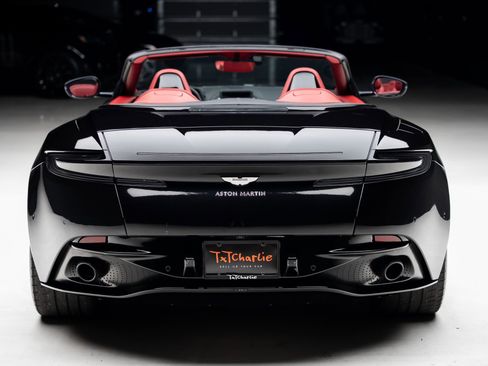 Used 2019 Aston Martin DB11 Volante RWD image 27