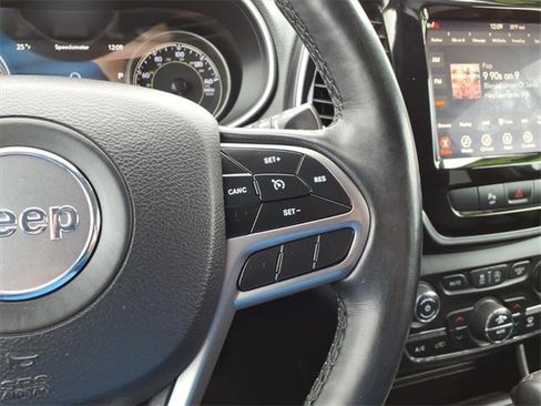 Certified 2019 Jeep Cherokee Limited image 18