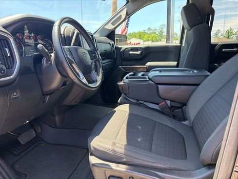Used 2022 Chevrolet Silverado 1500 RST w/ Redline Edition AWD/4WD image 9