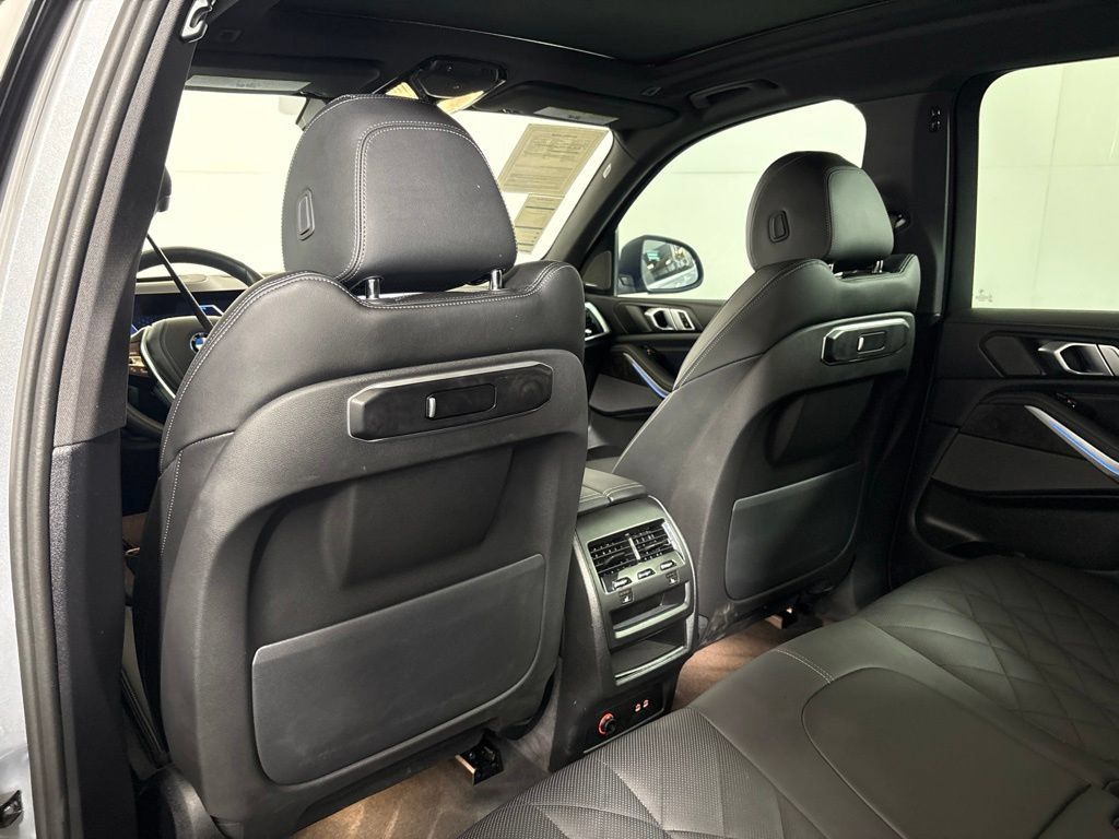 Certified 2024 BMW X5 xDrive50e w/ Premium Package AWD/4WD image 31