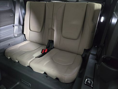 Used 2020 Land Rover Defender 110 HSE AWD/4WD image 15