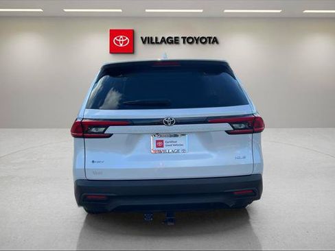 Certified 2024 Toyota Grand Highlander XLE FWD image 4