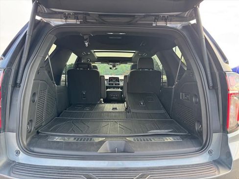 Used 2021 Chevrolet Tahoe Premier w/ Premium Package RWD image 10
