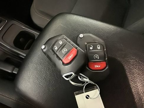 Used 2024 Jeep Wrangler Unlimited AWD/4WD image 19