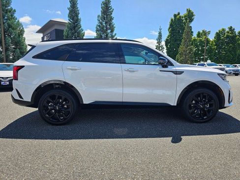Used 2023 Kia Sorento SX AWD/4WD image 2