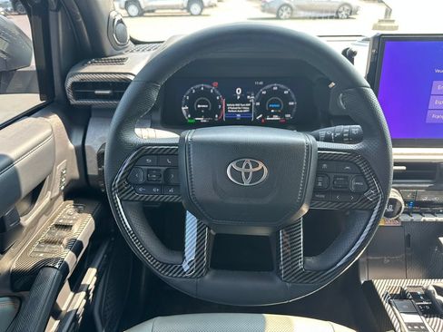 Used 2025 Toyota 4Runner Trailhunter AWD/4WD image 19